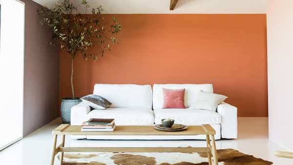Thư giãn đầy phong cách với màu cam đồng ấm áp